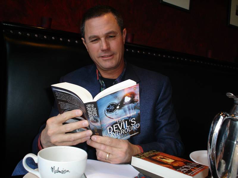 Robert Crais reads Stav Sherez and M J Rose